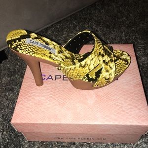 Snakeprint slide ins